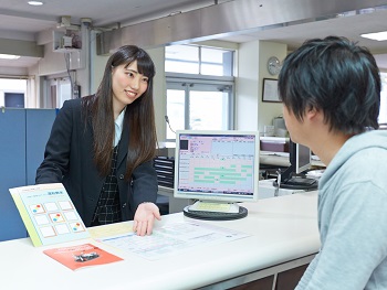 尾久自動車学校受付